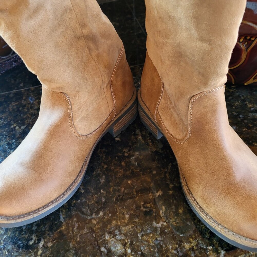 NWOT Rocket Dog Ladies' Boots Size 6 - Super Cute!!